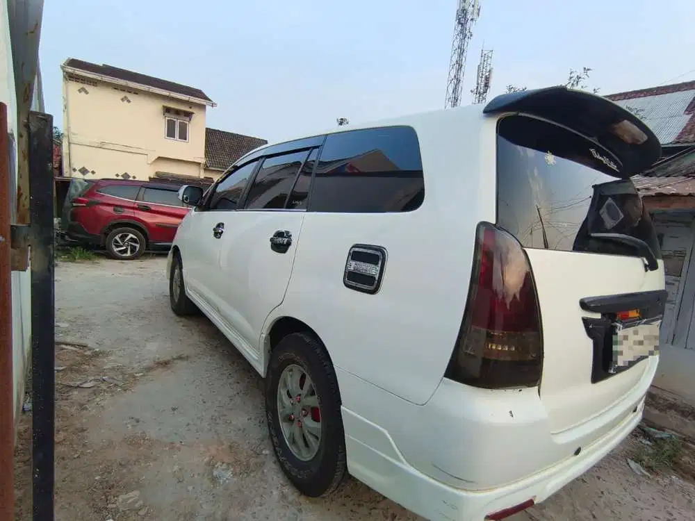 Toyota Kijang Innova 2006 Bensin
