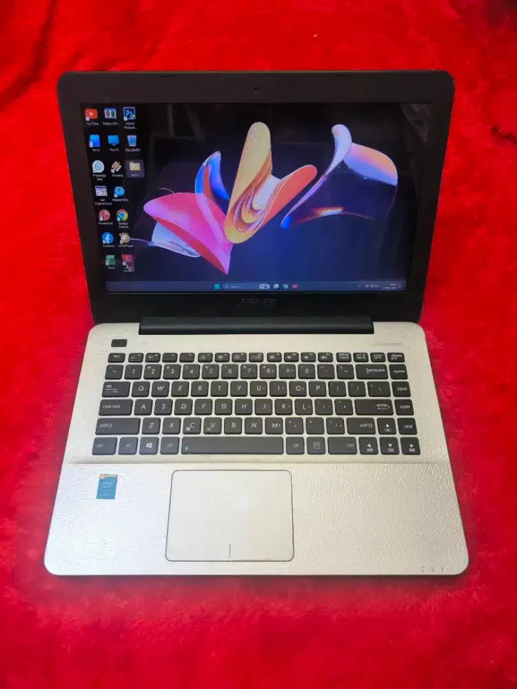 DIJUAL LAPTOP GAMING DAN RENDER ASUS X455L SLIM,KENCENG,CORE I3 GEN 4