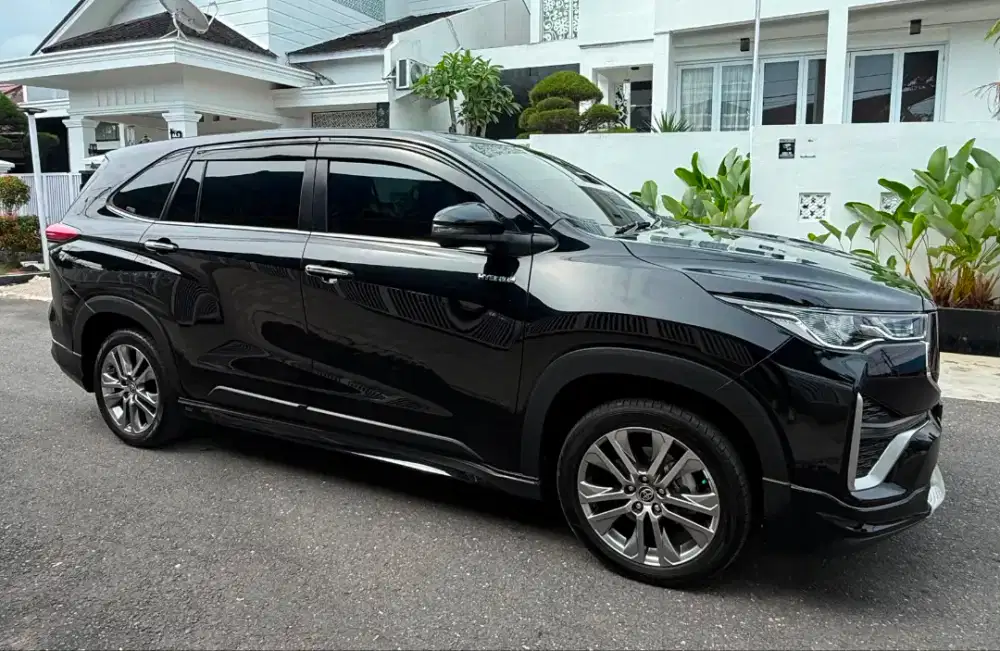 Zenix Q Hybrid Modelista 2023 km 20rb