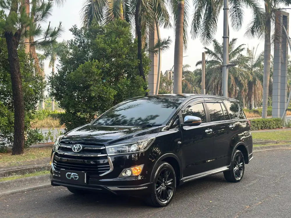 2019 TOYOTA INNOVA VENTURER 2.0 AT MATIC BENSIN