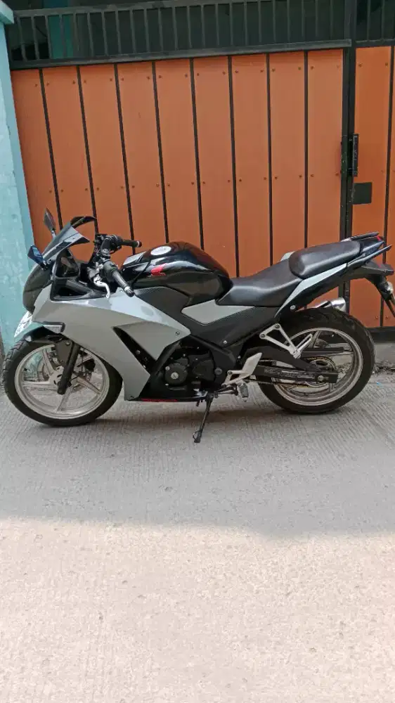 Honda CBR THN 2015 siap pakai