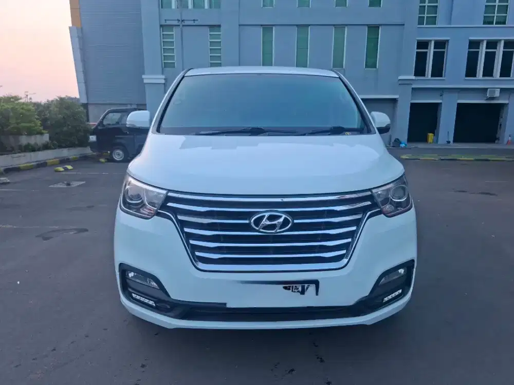 Hyundai H-1 Royal CRDi diesel 2019 AT 2.5, km 77 rb, pajak panjang