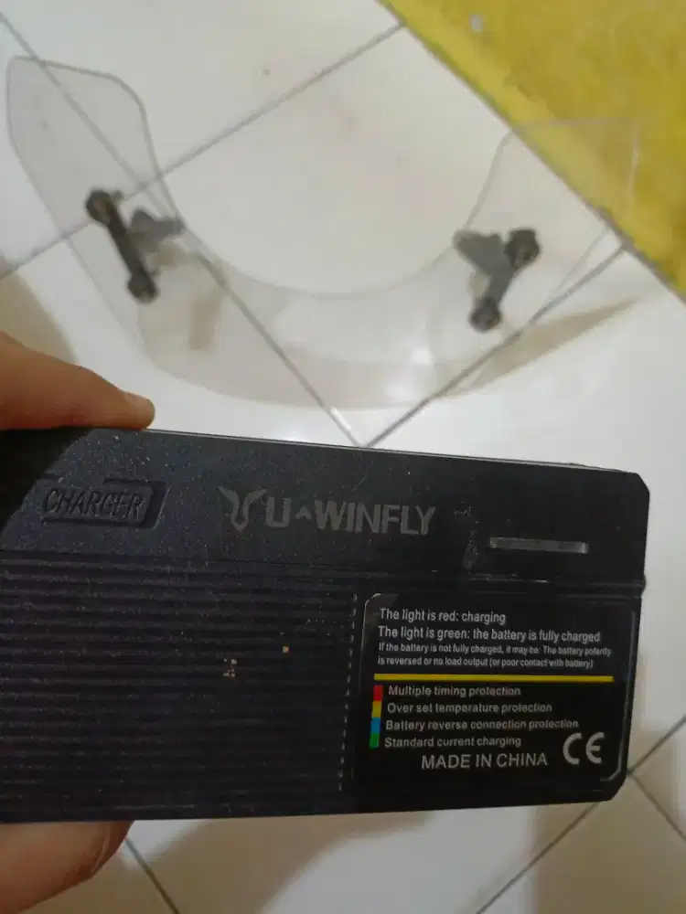 Charger ori molis uwinfly bekas normal