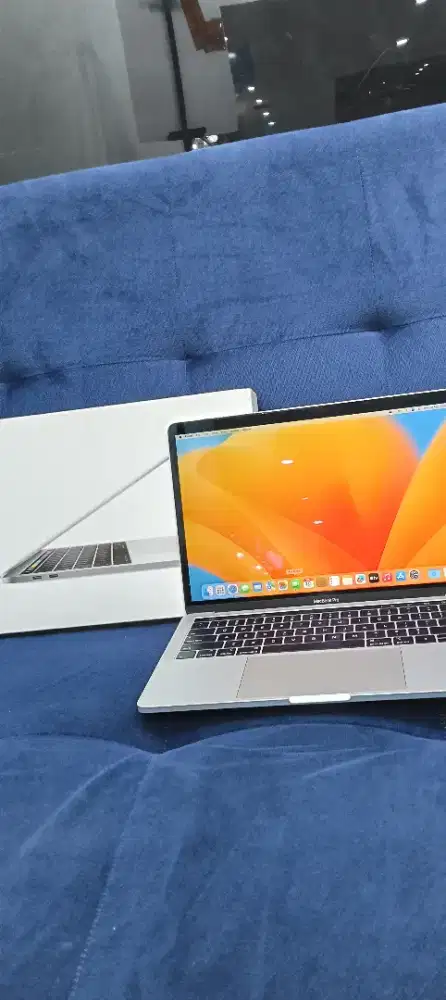 MacBook pro 2019 8/256