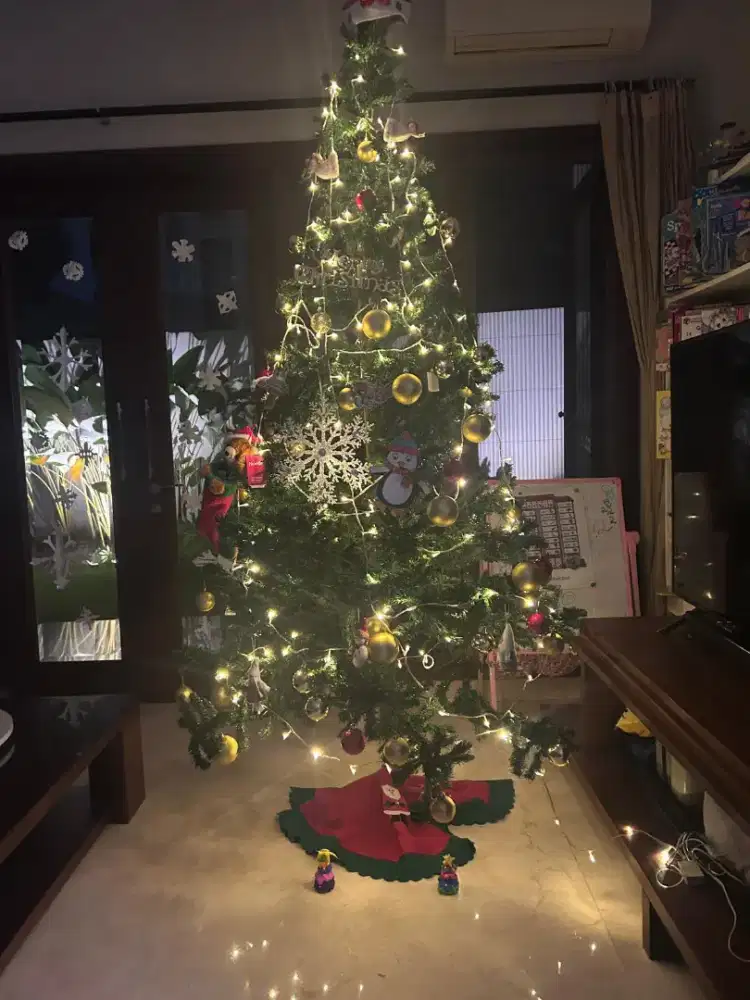 Pohon natal 300.000