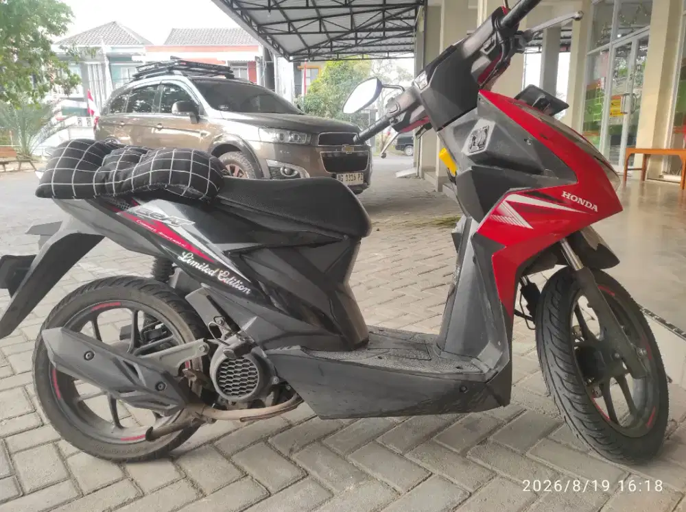 Honda Beat merah hitam 2021