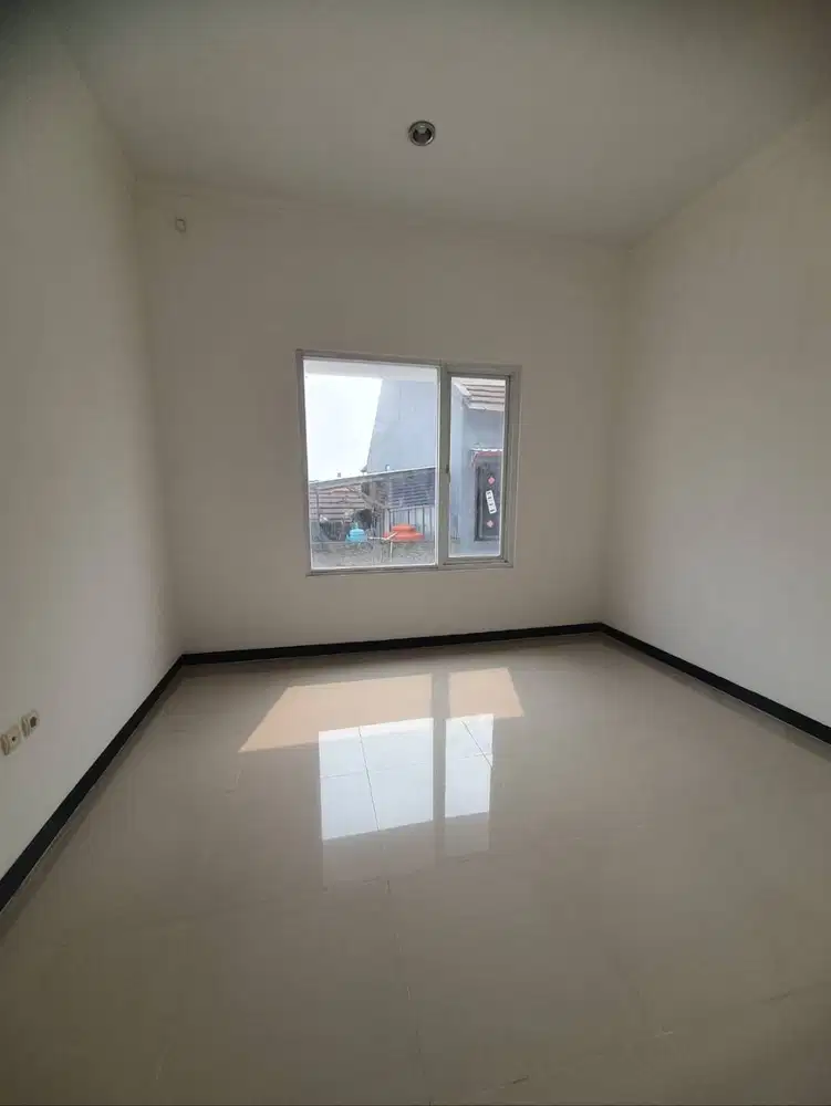 Disewakan Rumah Siap Huni di Blok Favorite Taman Kopo Indah (TKI) 3
