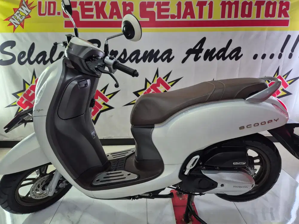 New Scoopy prestige keyless 2024 plat L..