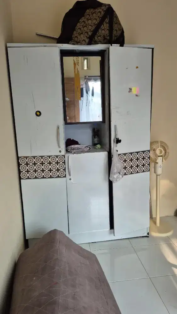 Lemari 3 pintu 100ribu saja