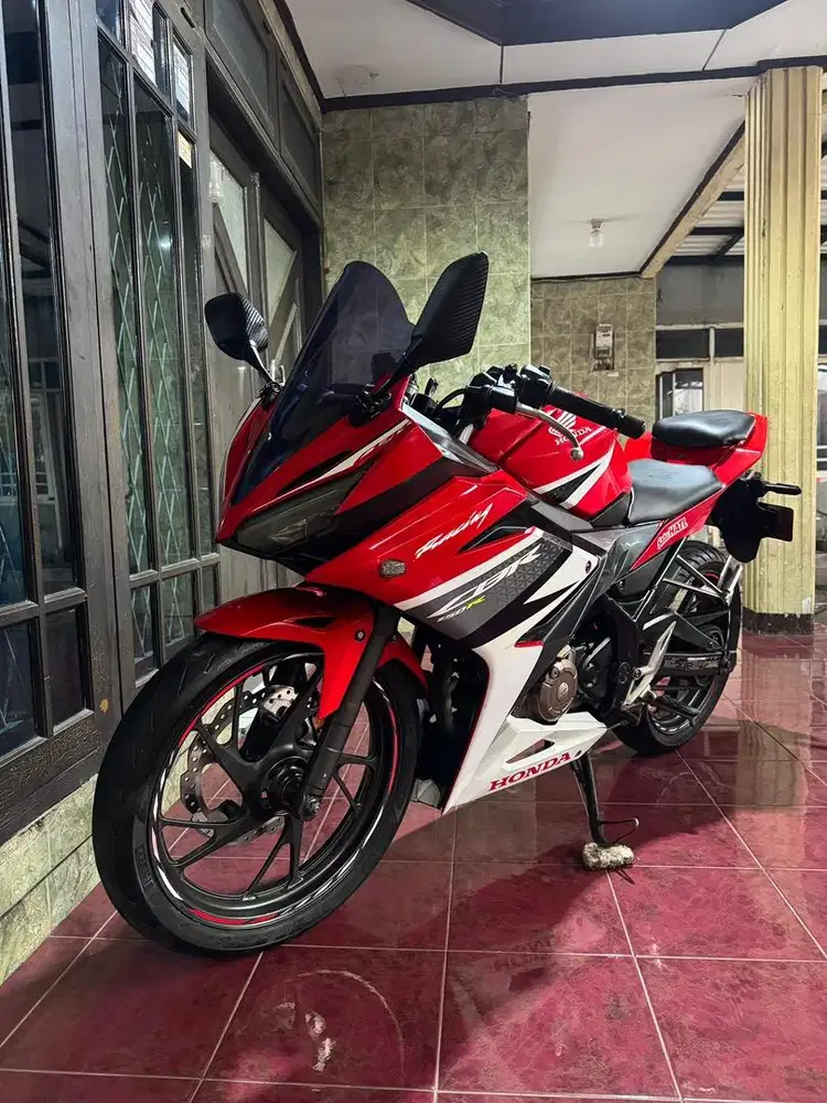 CBR 150R 2017/2016