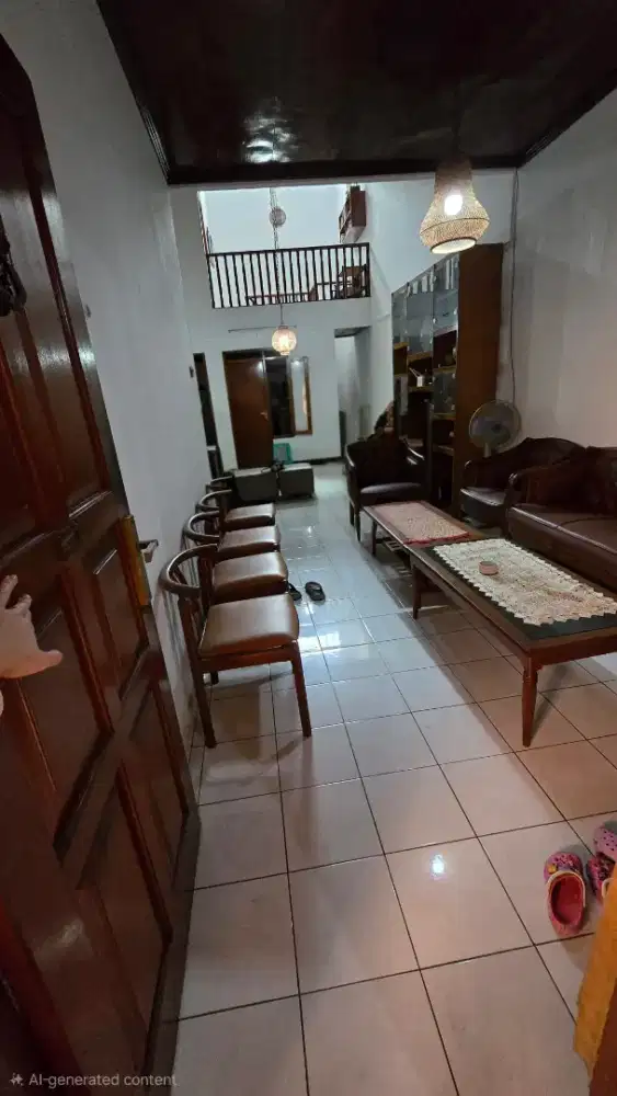 Disewakan tahunan rumah fully furnished. Lokasi sangat strategis.