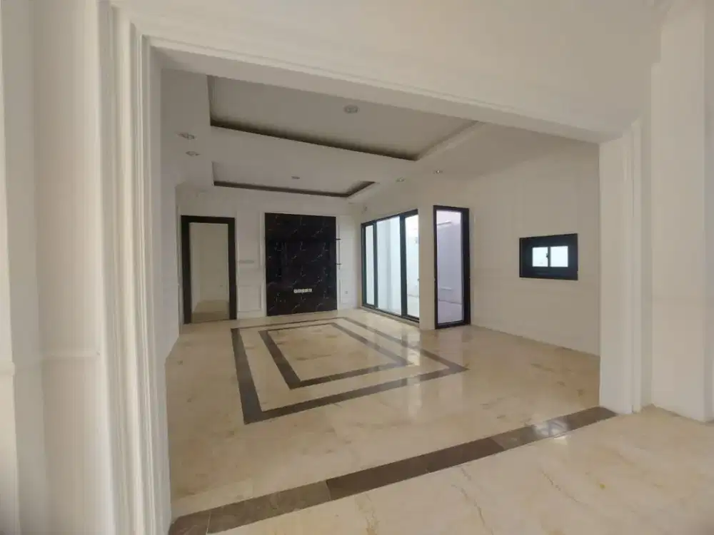 DIJUAL RUMAH MEWAH 2 Lantai DALAM CLUSTER  Daerah Jagakarsa