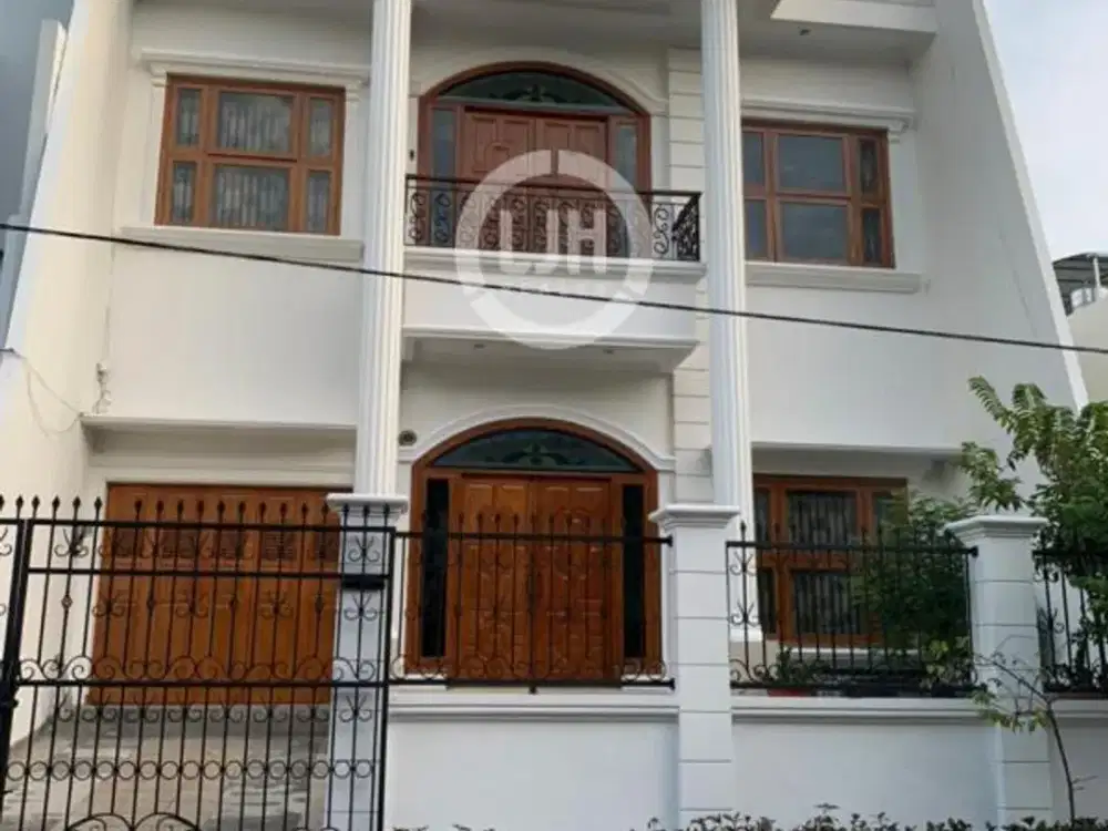 RUMAH SEMI FURNISHED DI VILLA PERMATA GADING AREA KELAPA GADING JAKARTA UTARA
