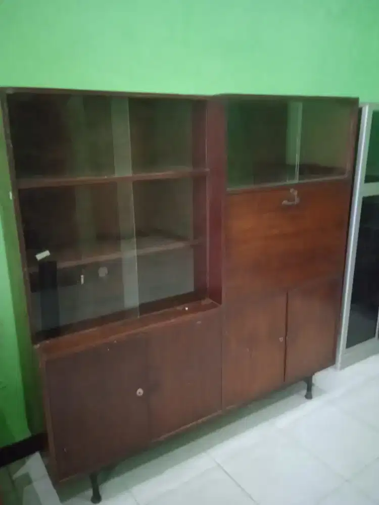 Meja buffet jati kuno