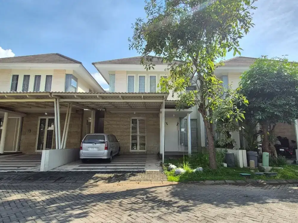 RUMAH THE GREENLAKE CITRALAND STAREGIS