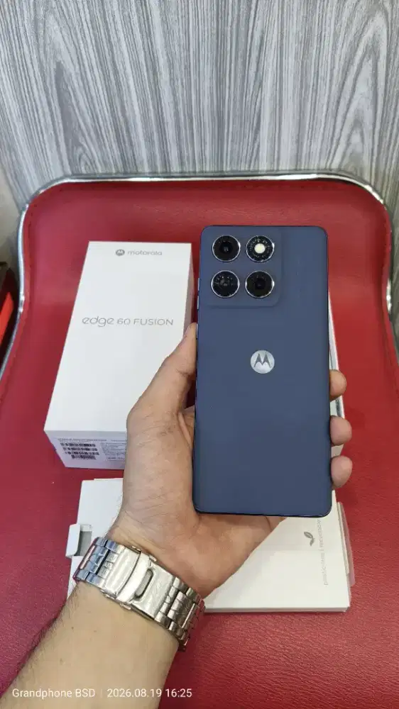 Moto EDGE 60 Fusion (12/256)