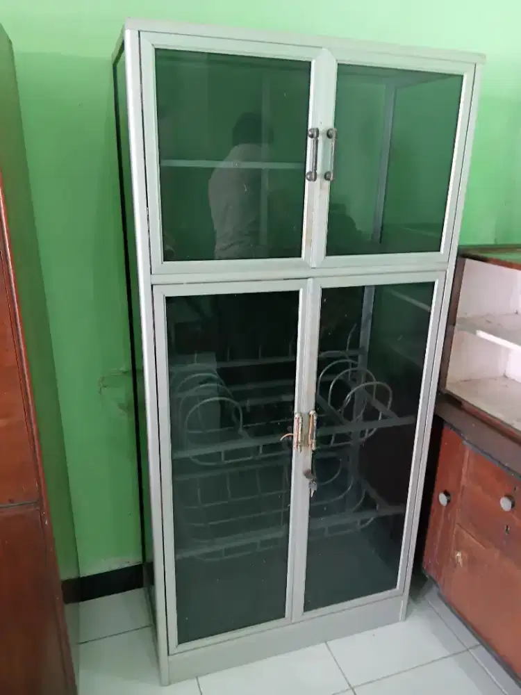 Rak makan bahan tebal
