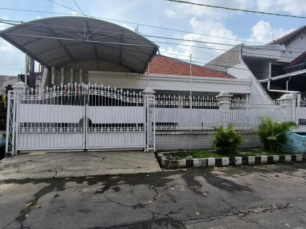 Rumah Dharmahusada Indah •Hadap Barat*Row Jalan 3 Mobil