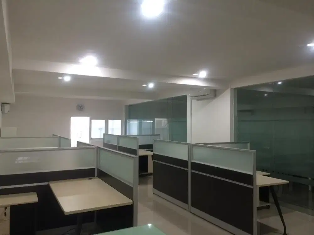 Disewa Ruko Gandeng Pinggir Jalan Utama BSD Tangerang Selatan