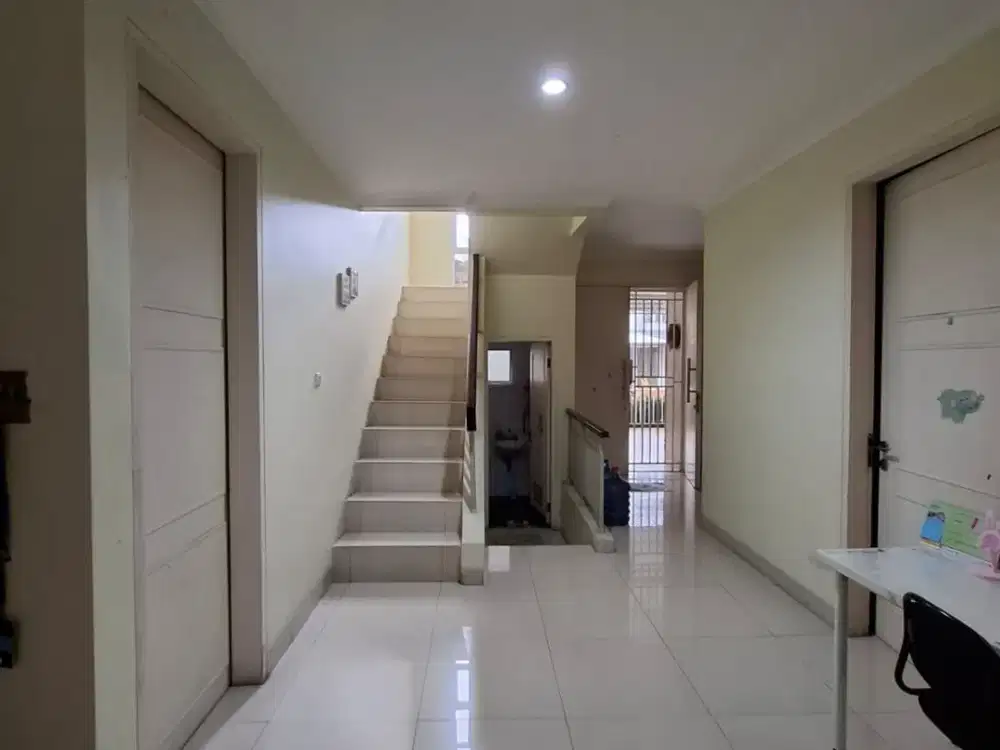 Rumah Hadap Timur Laut Lebar 9 Cluster Fiordini Gading Serpong, Tangerang
