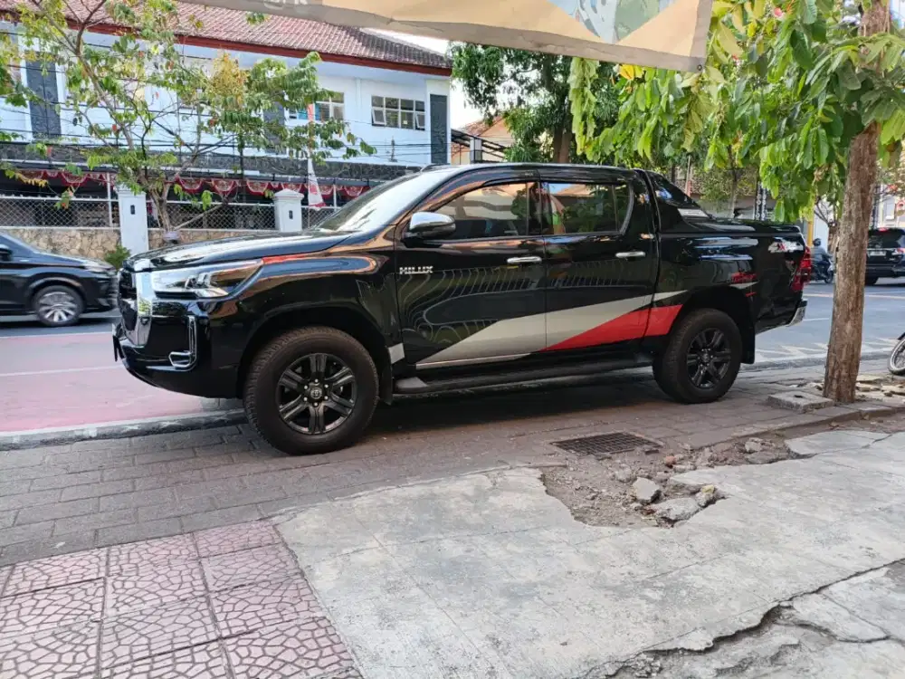 TOYOTA HILUX V 4X4 AT TAHUN 2021