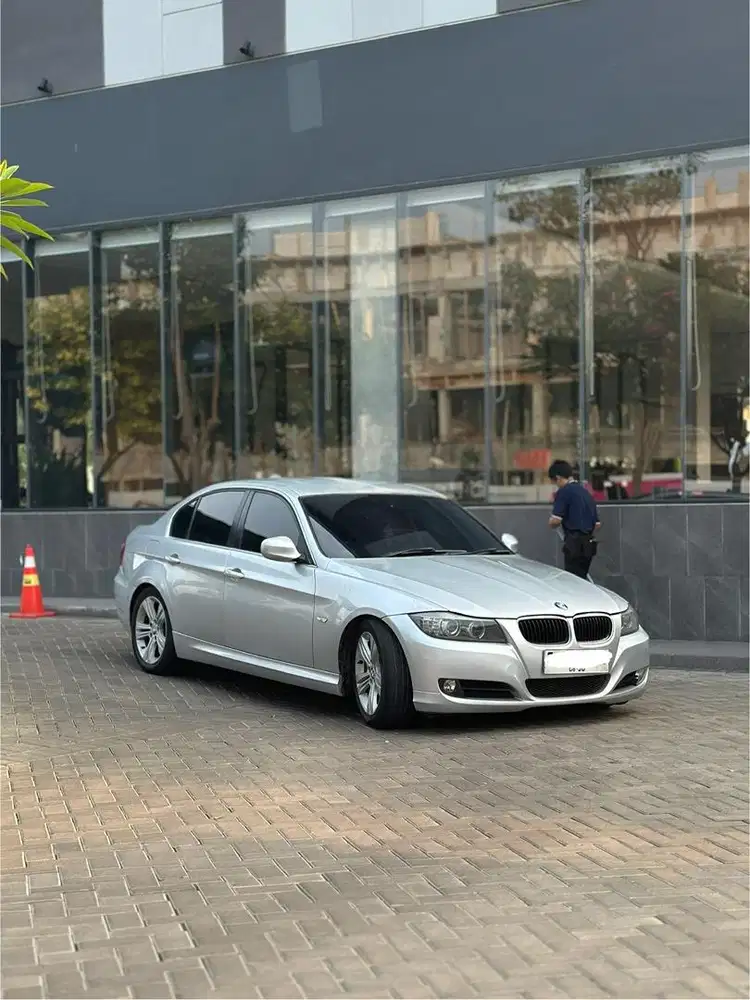 BMW 320i LCI Idrive 2012