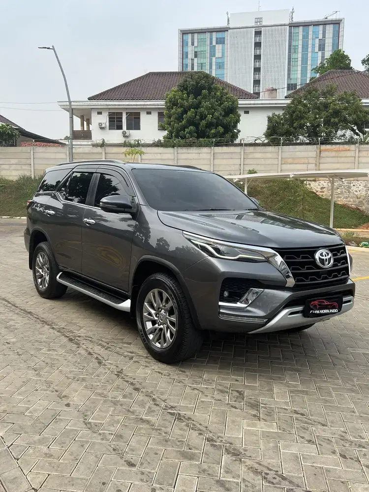 Fortuner vrz 2.4 solar 4x2 AT 2021 abu abu