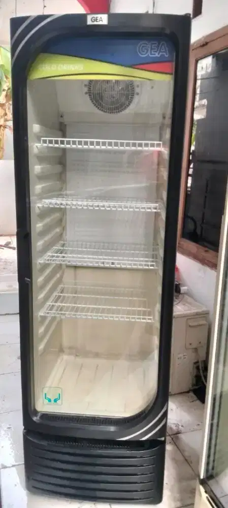 Showcase gea 170cm