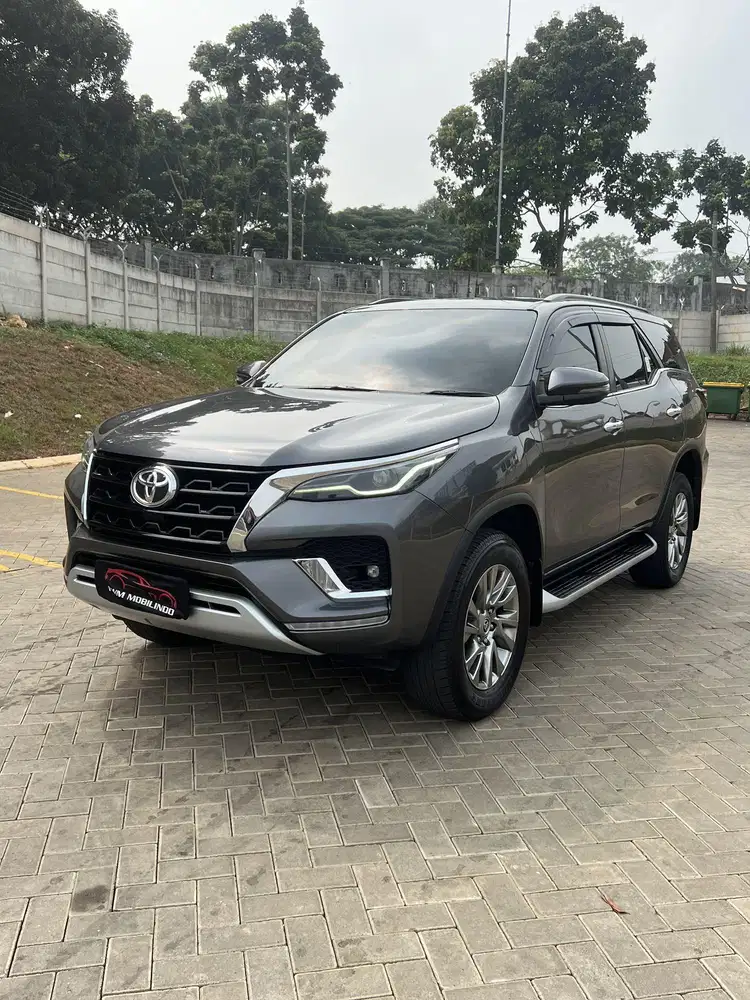 Toyota fortuner vrz 2.4 AT diesel 2021 abu abu