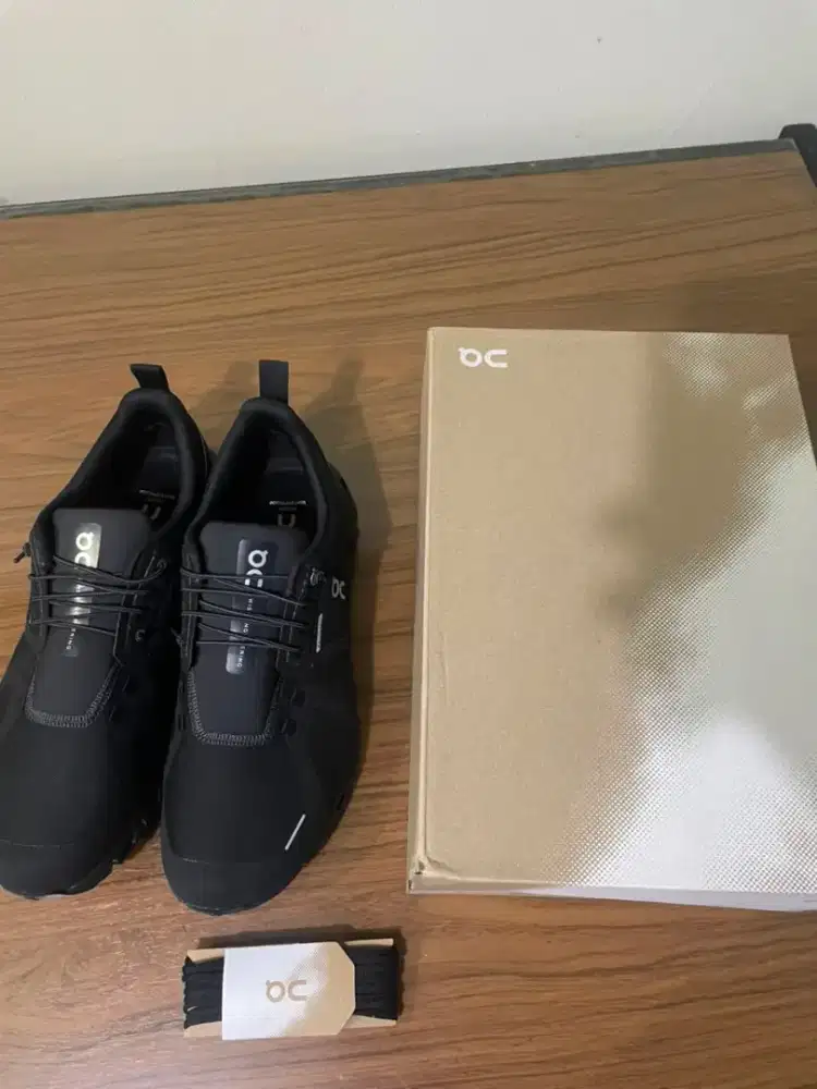 Sepatu On Cloud 6 WP Black