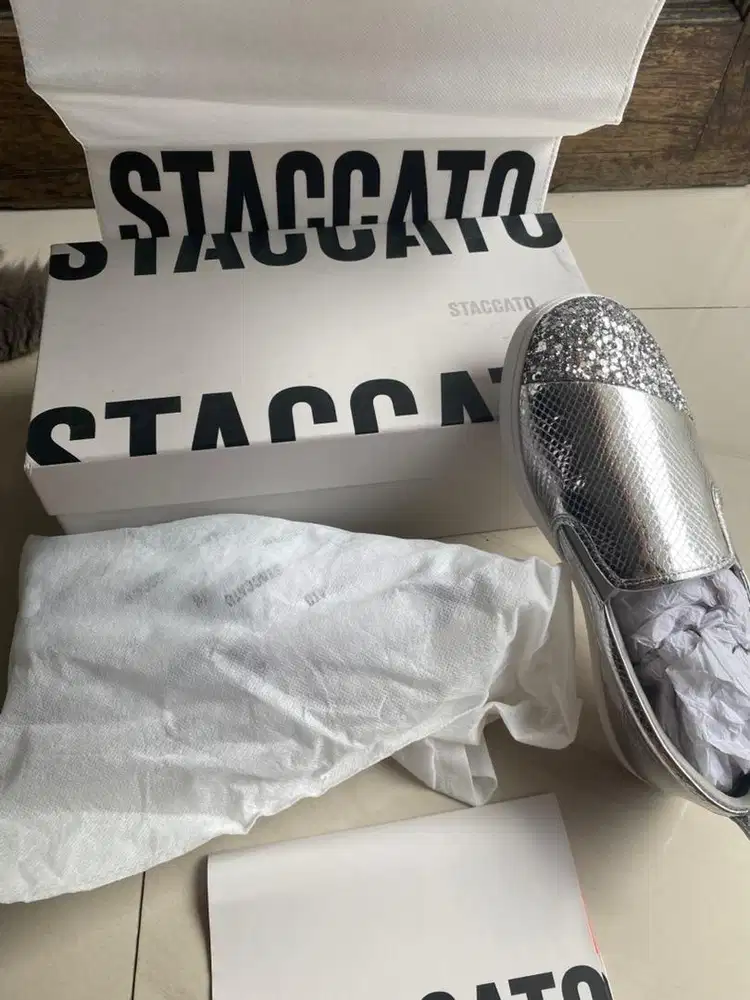 Sepatu staccato Original