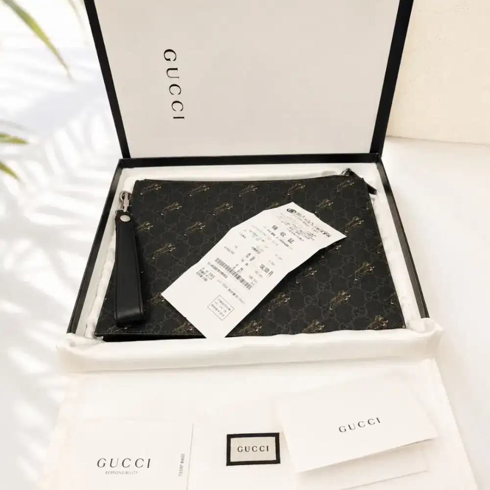 Gucci GG Tiger Clutch