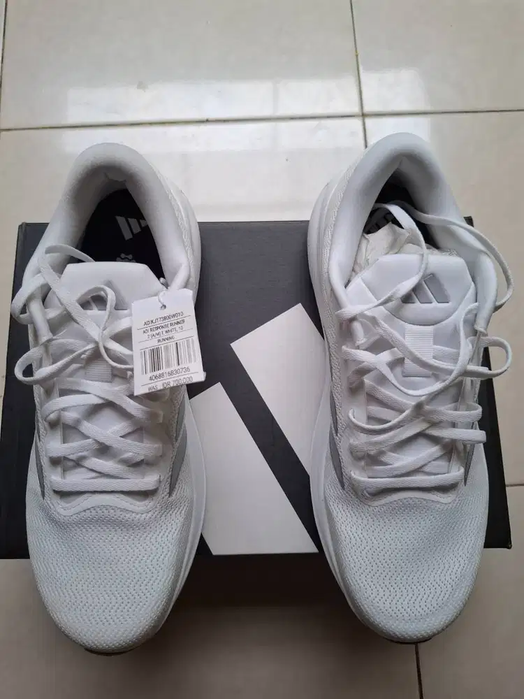Sepatu ADIDAS ORIGINAL 700K sale 500K saja