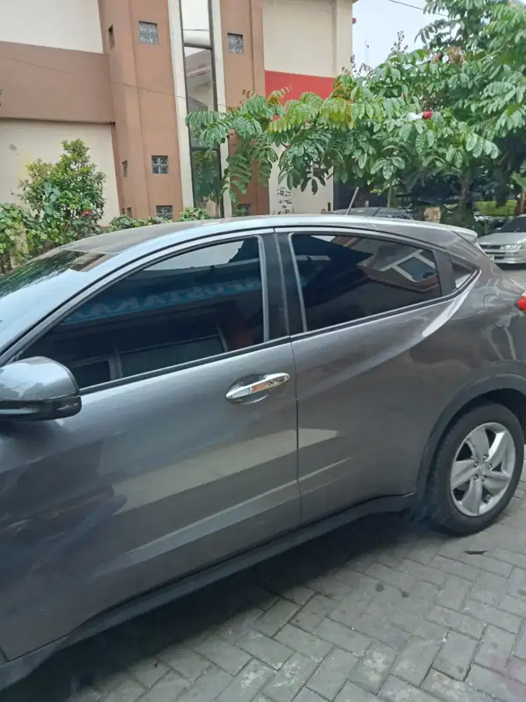 Tempat pemasangan kaca film mobil
