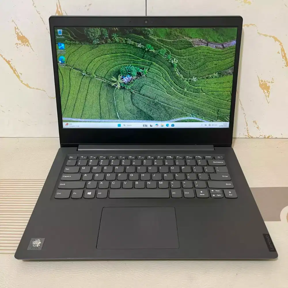 Forsale, Laptop Lenovo V14-IIL (82C4).