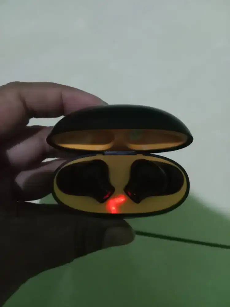 Dijual wireless earphones bluetooth tws