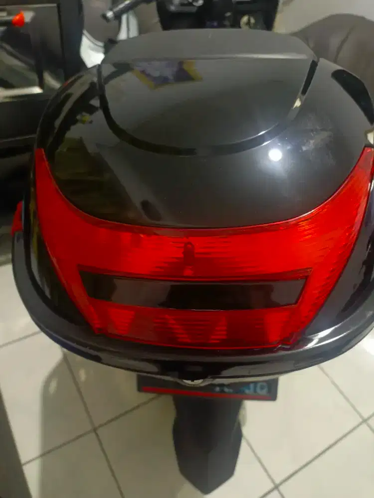 Box bagasi Motor Polytron Fox R