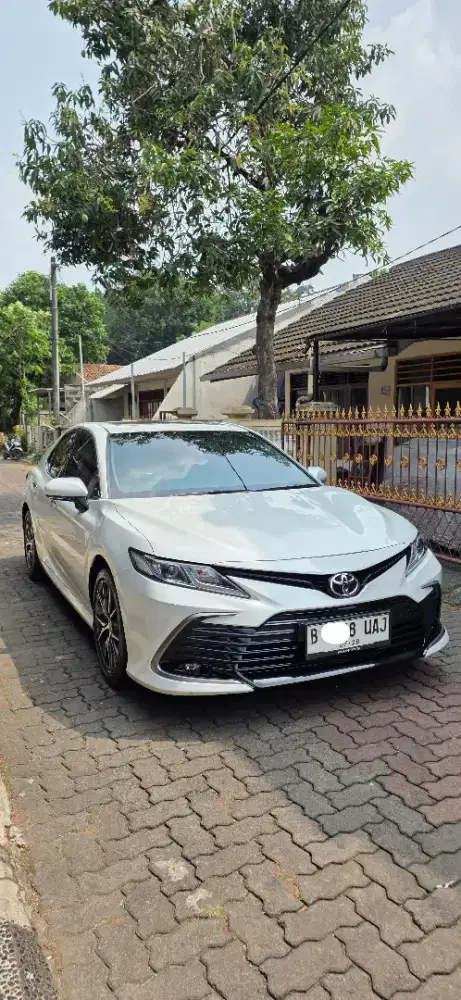 Toyota New Camry 2.5 V Tahun 2023 Putih