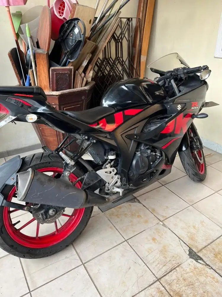 Gsx r 150 2018 black edition