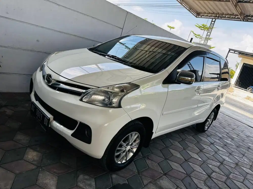Xenia putih 2013 R deluxe 1.3 cc mt manual senia white zenia pertalite
