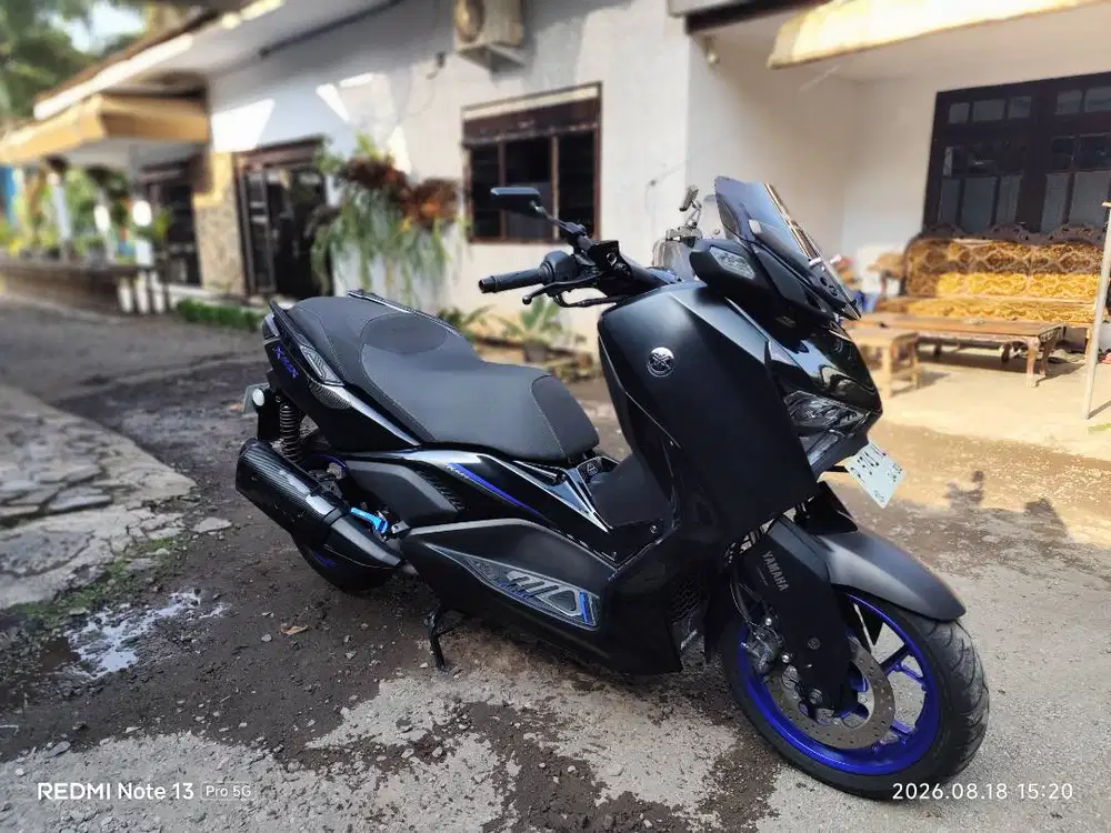 Xmax 250 conected