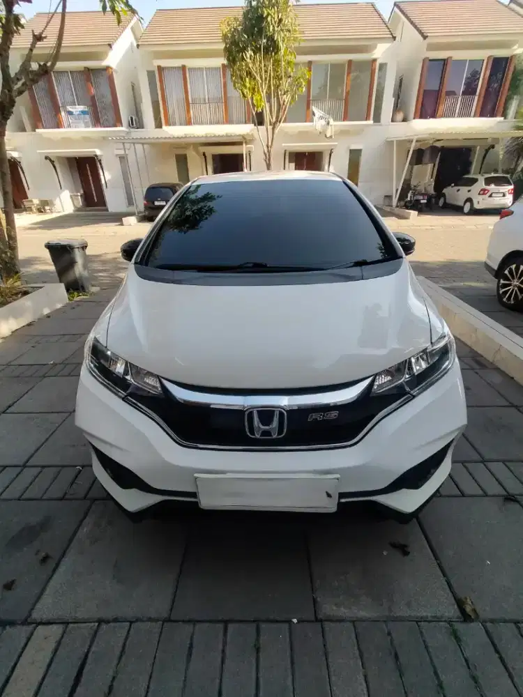 Honda Jazz RS 1.5 AT