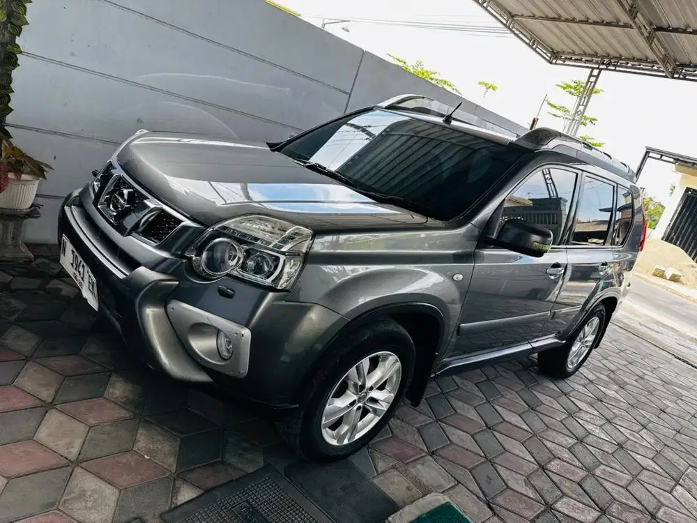 Xtrail 2014 Grey 2.5 XT at automatic X-Trail nissan x trali abu