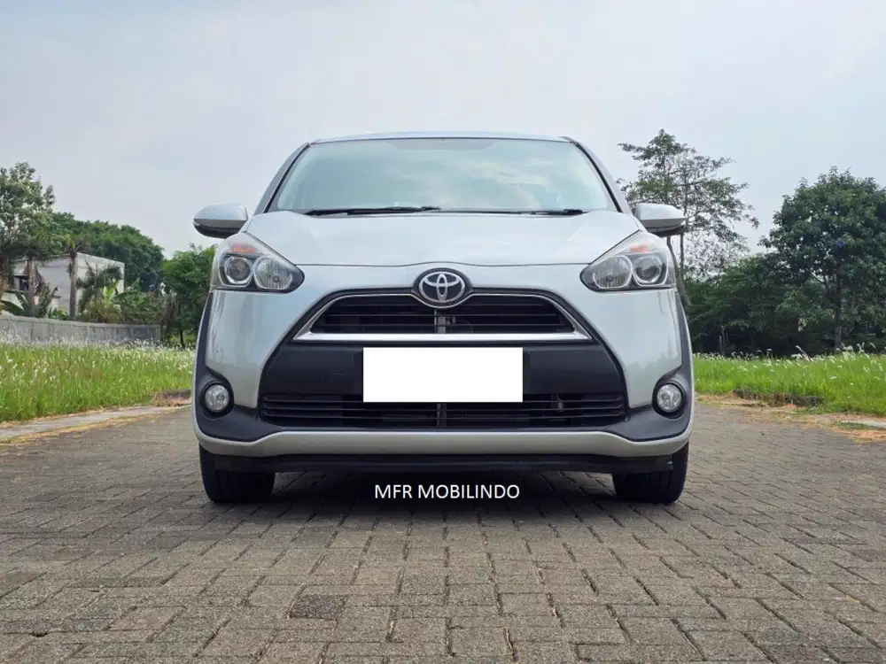 Tdp 0 - Toyota Sienta V AT 2017 Keren