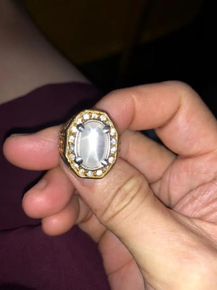Cincin white safir star