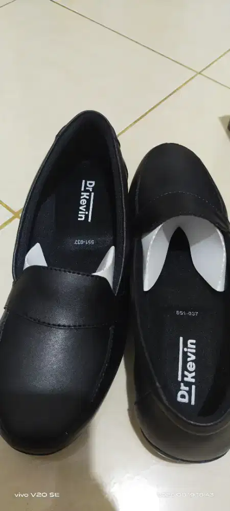 Sepatu Dr Kevin