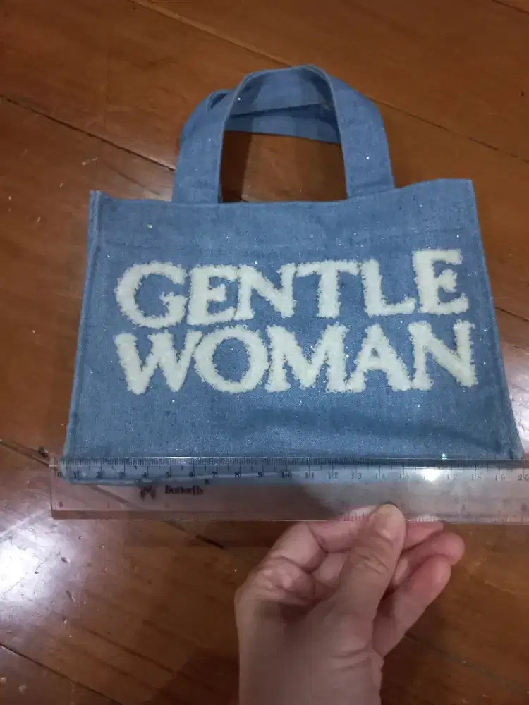Cuci Lemari, Dijual Cepat Tas Gentle Woman ( Asli ) Warna Biru.