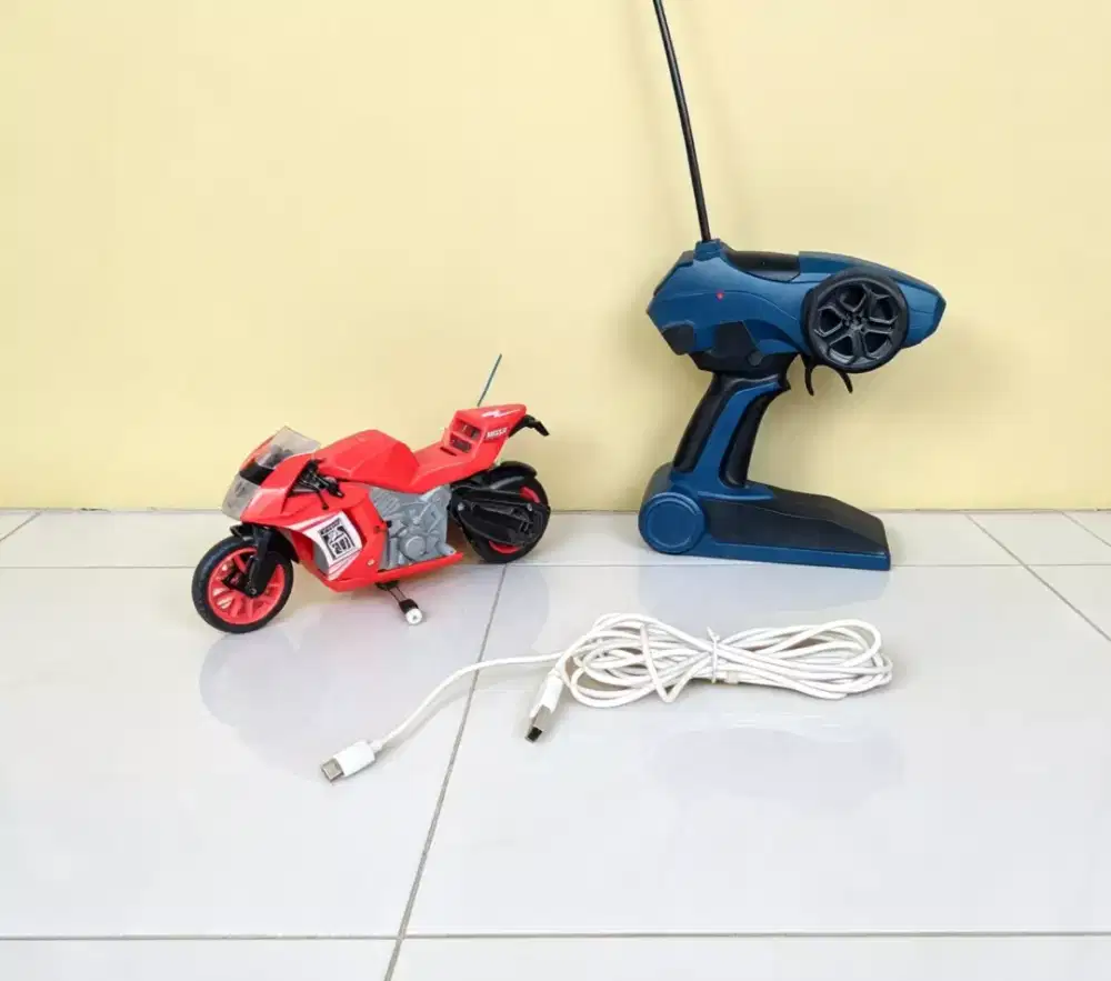 Mainan motor remot gp