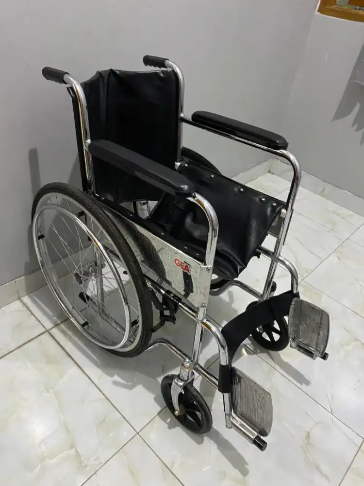 Kursi Roda GEA Belum Lama