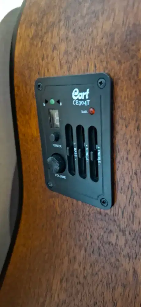 jual iseng like new gitar cort elektrik